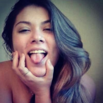 Não se mede caráter por aparência e nem felicidade por sorrisos. 
http://t.co/qq7udtMtc2
