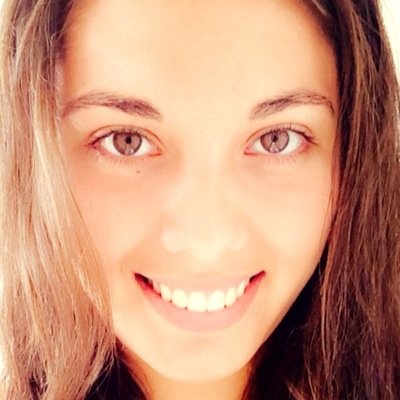 AndreaRojoM32's profile picture. 