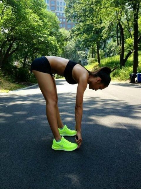 Départ : 55kg- actuel : 5?kg- obj 1 : 50 kg pour la rentrée- obj 2 : 48kg- me muscler et prouver que je peux y arriver :)