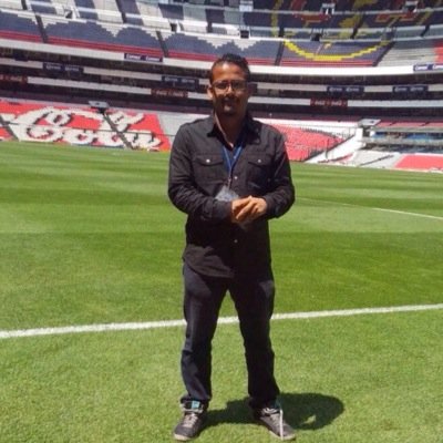 Apasionado por los deportes, en especial el futbol, comunicologo, periodista deportivo