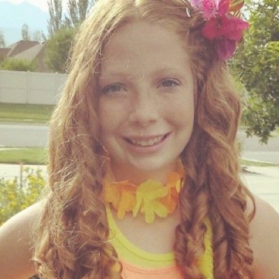 Redhousecheergi's profile picture. 