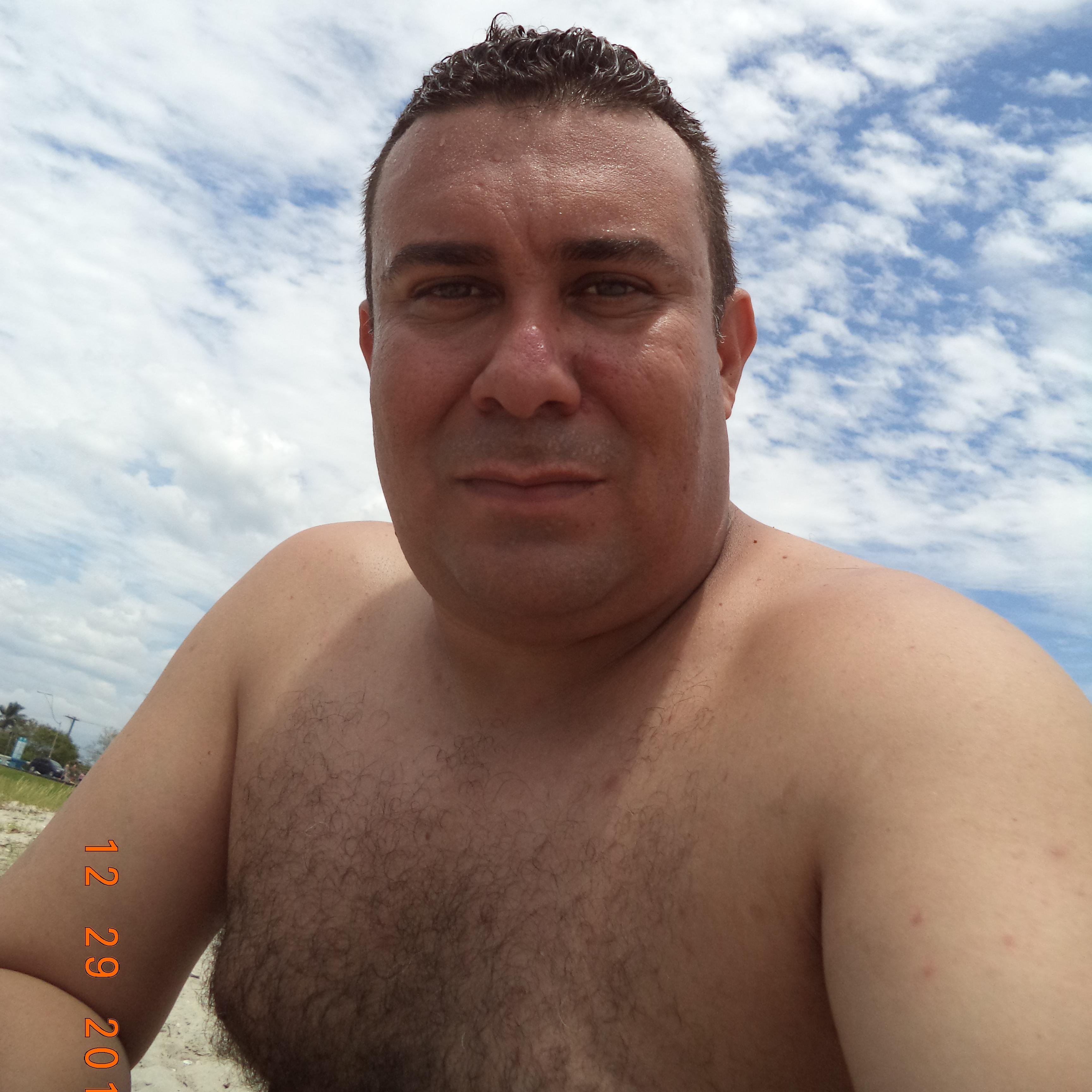 ANDERSONSP666's profile picture. Se esse tal governo tivesse investido nas necessidades do País tipo saúde, um bom salário, essas greves e manifestações não estariam acontecendo. Tenho vergonha