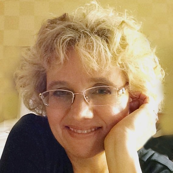 Editor in Chief of The Woven Tale Press at https://t.co/MQDjCOBTL3;
author of NY Times Notable Book of the Year, Blue Glass, and of After Lydia.
