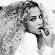 SinkissedKira's profile picture. Twenty-something clerk at an eclectic shop that just received the biggest mindfuck of her life. {Mature Roleplay}