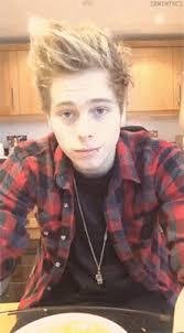 hi i am luke hemmings im in the band 5sos with my bands mates we have lots of fun come and see us 5 seconds of summer#