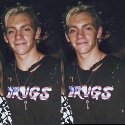 I like drugs and shit so yeah come and do drugs with me