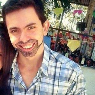 Pensando, no momento. (http://t.co/rqnzxGZ2Nq)
