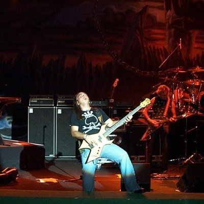 Bajista de la leyenda del Rock Venezolano Arkangel, Proyecto Arcuri Overthrow, Director y moderador en radio y TV de LA ZONA