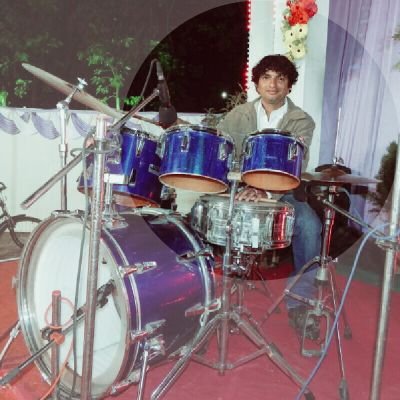 Drummer
Graphic Designer
Motivation Trainer