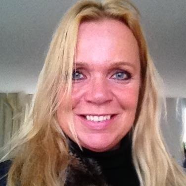 Estata | Finance | Mother of 2 | Art | Living