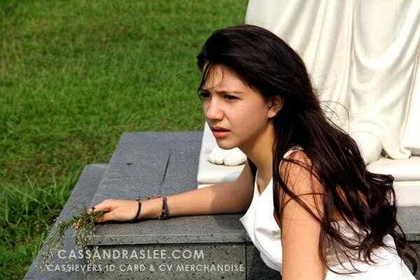 Keep Support @cassandrasleee ♥ ||BFF @cassieversphili @SmileCassieVers^^ •