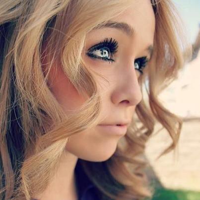 WishfulBeauty's profile picture. “Love can be the best thing ever or the worst. It just depends. ” ❁Daughter of Aphrodite❁ ≫PJO – OC≪