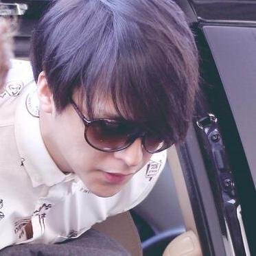 ผมก็เหมือนบอททั่วๆไป ที่รักฟลว.สุดหัวใจ♥   #อย่าหลงรักบอท!! 
♥FAM : P  손동운♥
