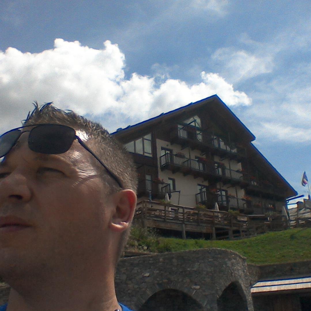 AeleneiCatalin's profile picture. 