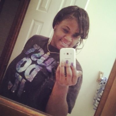 Its a couple bitches that dont fuck with me, but they aint make no noise b .