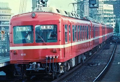 どこにも居てどこにも居ない　某大学合唱団の52期／横浜ルミナスコール／ルナツー／Axis／Kオケ／ベースののび太／京急&都営浅草線の民／ガンダム／相棒／寄生獣／DoD／NieR／つっこさん／Aimer