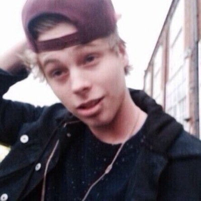 saved acc from @playfulafi ((((please stubhub))))