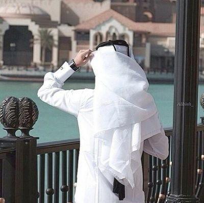 ‏‏دام القمر مهما كمل يرجع هلال  ماهوب عيب ليا لحق مثلي قصور