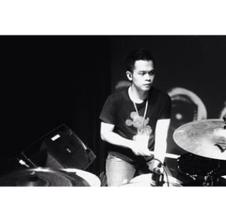 We are Official FanBase of @rio_alief || Young,Talented, Handsome of course him || Best drummer in our heart || Admire indefinitely and Loving him always♥