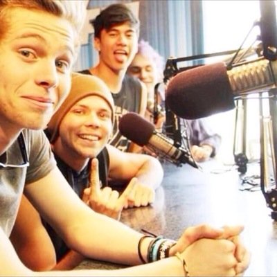dont follow just retweet the three tweets bc voting Xx