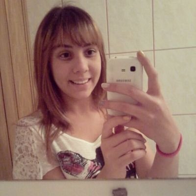 meiga como o tijolo, grossa como uma flor.
