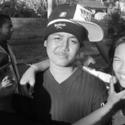 puturyanari's profile picture. 