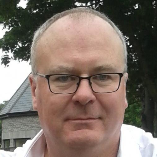UCD Engineer Graduate,
Computer Science & Internet & Social Media Expert. 
Psychology/ Psychiatry 
Music and Arts Enthusiast,
Dual citizen to IRL & UK.