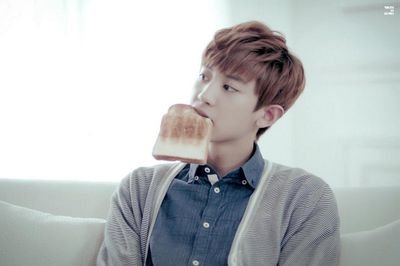 ~ก็ไม่รู้สิครับ ผมพี่ชานการช่าง หล่อหูกางสะท้านฟ้า หล่อได้หล่อดีหล่อไม่มีใครเกิน เอาเป็นว่าพี่ชานการช่างคนนี้หล่อ โอเคนะครับ♡~