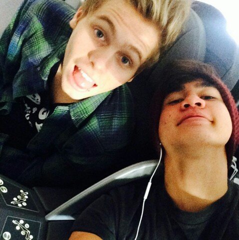 two best friend owners . we both saw 1D and 5sos on 25th of june 2014