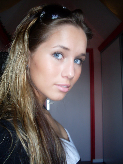 Sarablast's profile picture. 