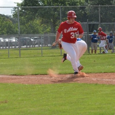 ATowber's profile picture. RIP uncle Arnold Dingers for days