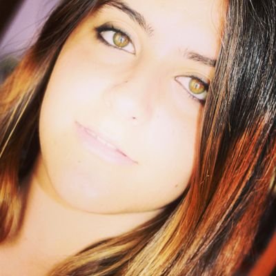 Nacida el 25 de Noviembre del 2000 ∫ Siendo una pesada, pero regalando sonrisas ∫ N.A.G.I ∫ Fondo_Flamenco♡ ∫