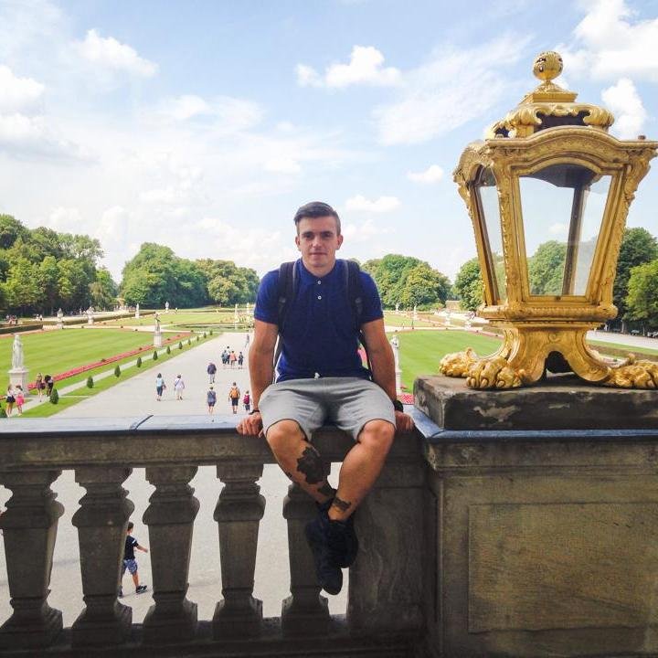 LepplaDaniel's profile picture. Studente,con la passione per il giornalismo.Per metà italiano per metà tedesco. Amo viaggiare.