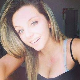 Sarah 19 ans je tweet ce qui me passse par la tête et toi? tu subis