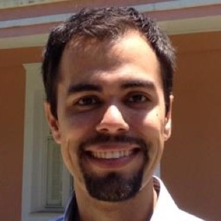 PhD in Linguistics, University Professor in Brazil, educational technologist, photography enthusiast.