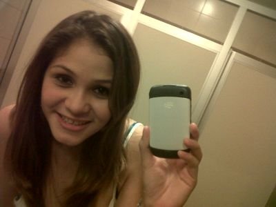 ♥ Por miles de caidas que tengamos siempre levantemosno sonriendo ya que de eso consiste la vida aprender los caminos de la vida  ♥