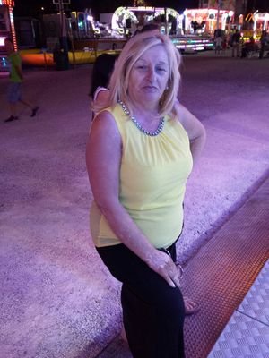 carmenhre5's profile picture. lo más importante en la vida es estar bien rodeado de buena gente