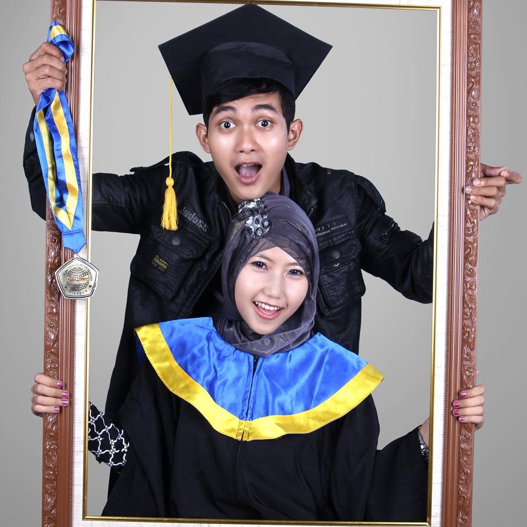 Kebahagiaanku sekarang sudah cukup ada mama, papa dan ada kamu :*