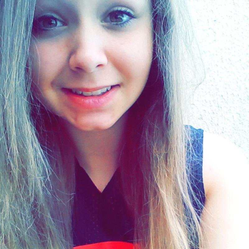 F☆ll☆W ME (: