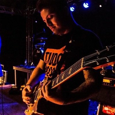 Guitarrista
Apaixonado por música
casado com  @juliaaguiarcastro