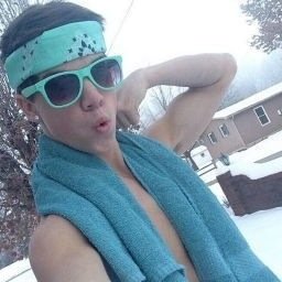 Hey follow @kingxdallasx ! i follow back