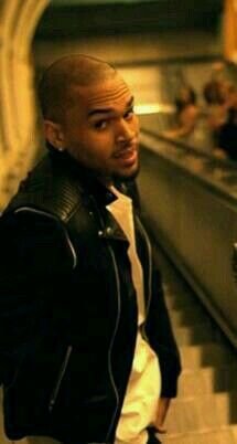 Where you find all the best vines of Chris Brown, he is one of the best and most creative singers of our times.  #Teambreezy