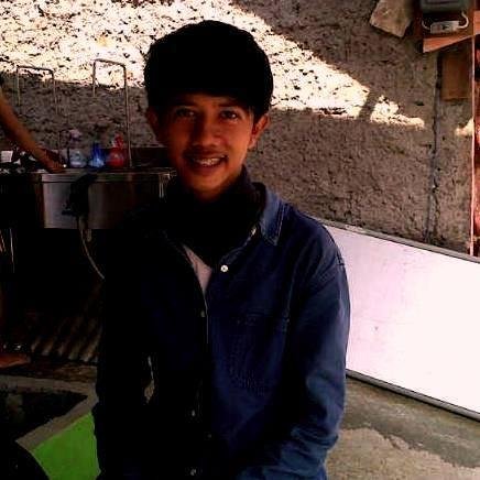 It’s like my mind knows what’s right but my heart is being retarded and still cares|Futsal player☺| real madrid :D | 13 feb 1996