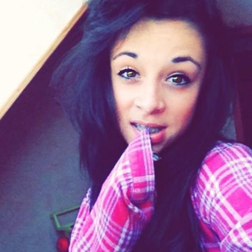 Cassandra, 15 yo, chante ♥