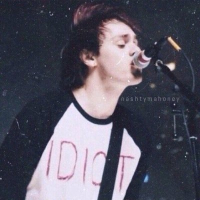 I have a weird obsession over 5SOS