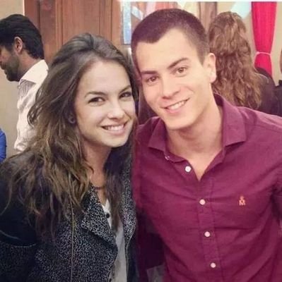 A lua e o Arthur reinam no meu twitter, princesa dele...cheiro dela. SE O AMOR É LOUCURA SOU UM FÃ, SEM CURA  biscoito miojo amo vcs