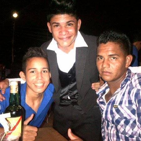 Act/Hoy#Party:$@LaDeLasPecas                         @ArroyoFreiler