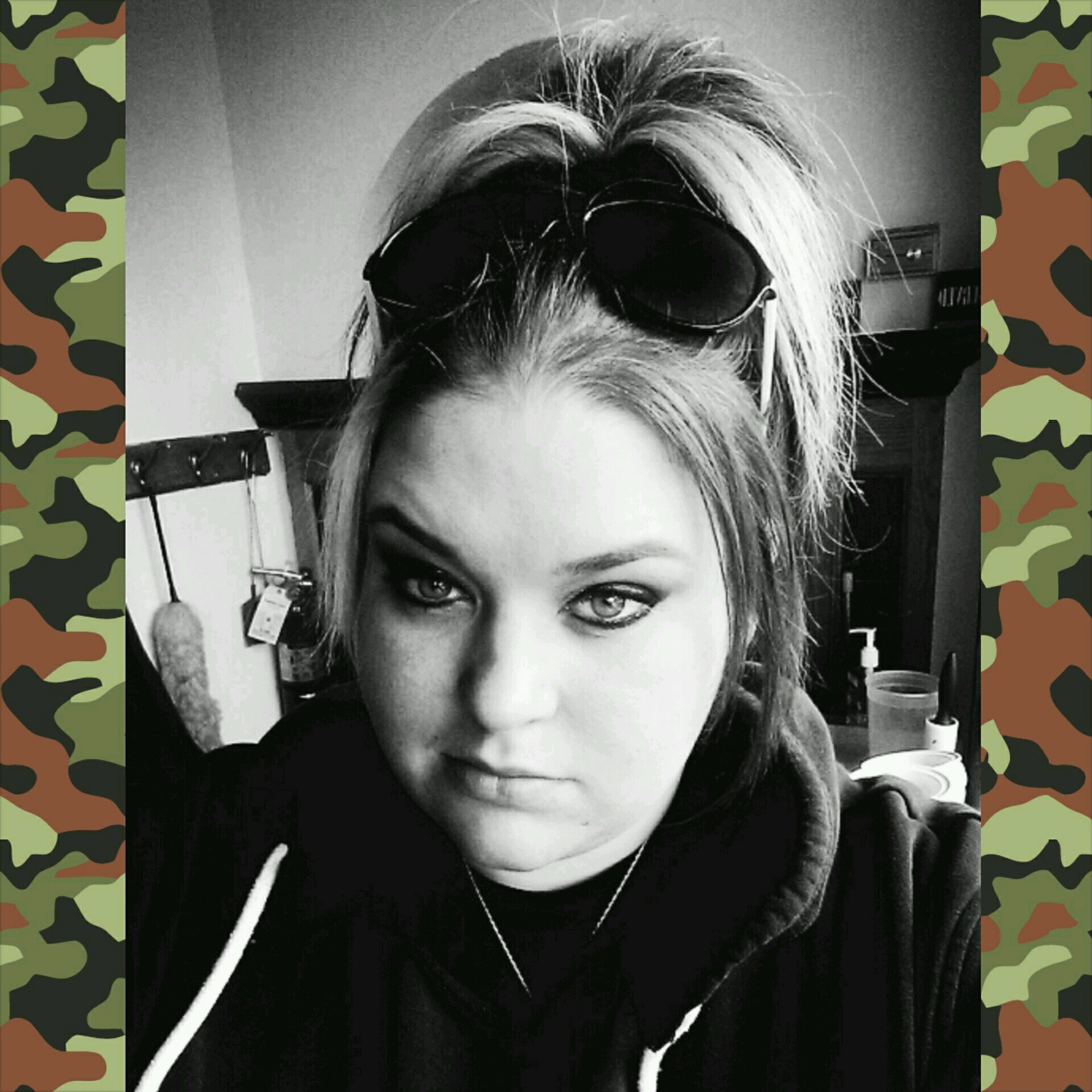 LuxxDeviate's profile picture. I❤dinosaurs