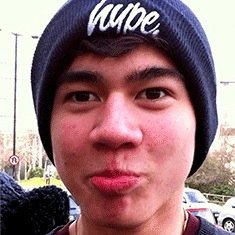 Free follow from @ashtonvortex ! Go follow her