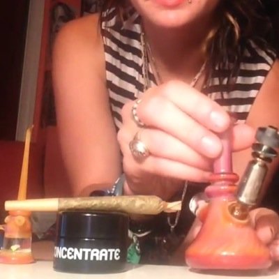 Welcome to my Natural Dabitat. East Coast Raised, Stolen by the West Coast. San Francisco Living. Glass. Flowers. Festivals. I'm a sucker for dreads. xx